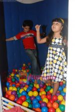 Ziyah Vastani, Darsheel Safary at Bumm Bumm Bole promotional event in R Mall, Ghatkopar on 7th May 2010 (2).JPG